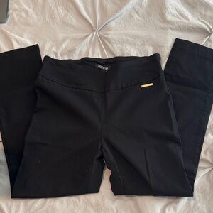 Roz & Ali Black Ankle Pants